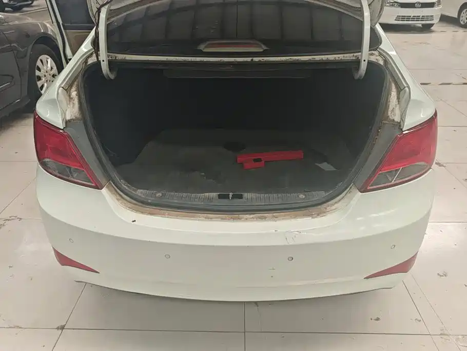 Hyundai Verna — миниатюра 4