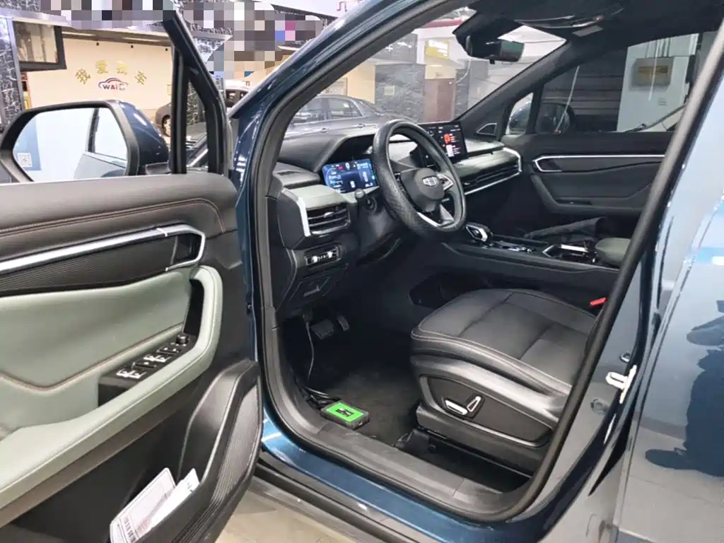 Geely Haoyue L — миниатюра 12