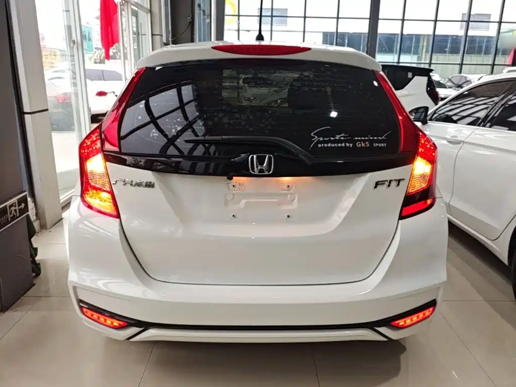 Honda Fit — миниатюра 6