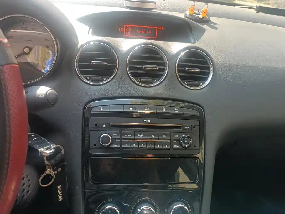 Peugeot 408 — миниатюра 13