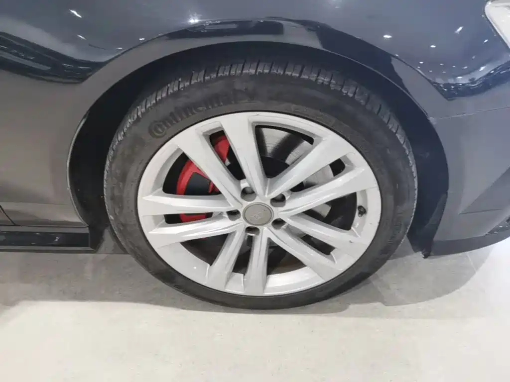 Audi A6L — миниатюра 12