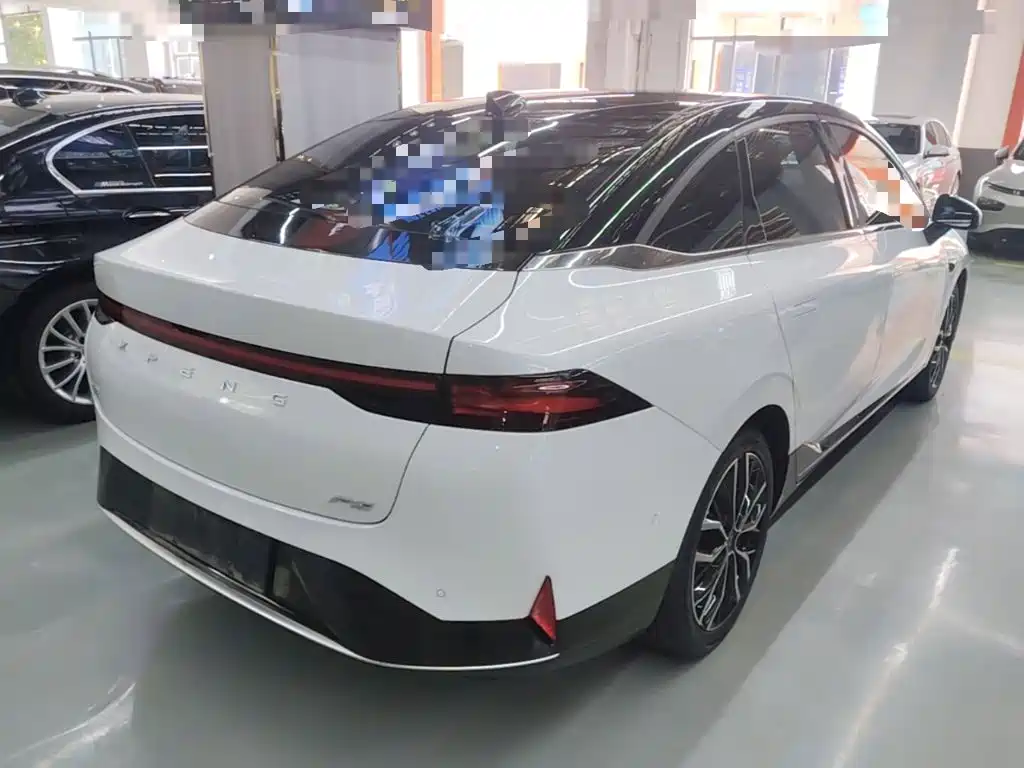 XPeng P5 — миниатюра 7