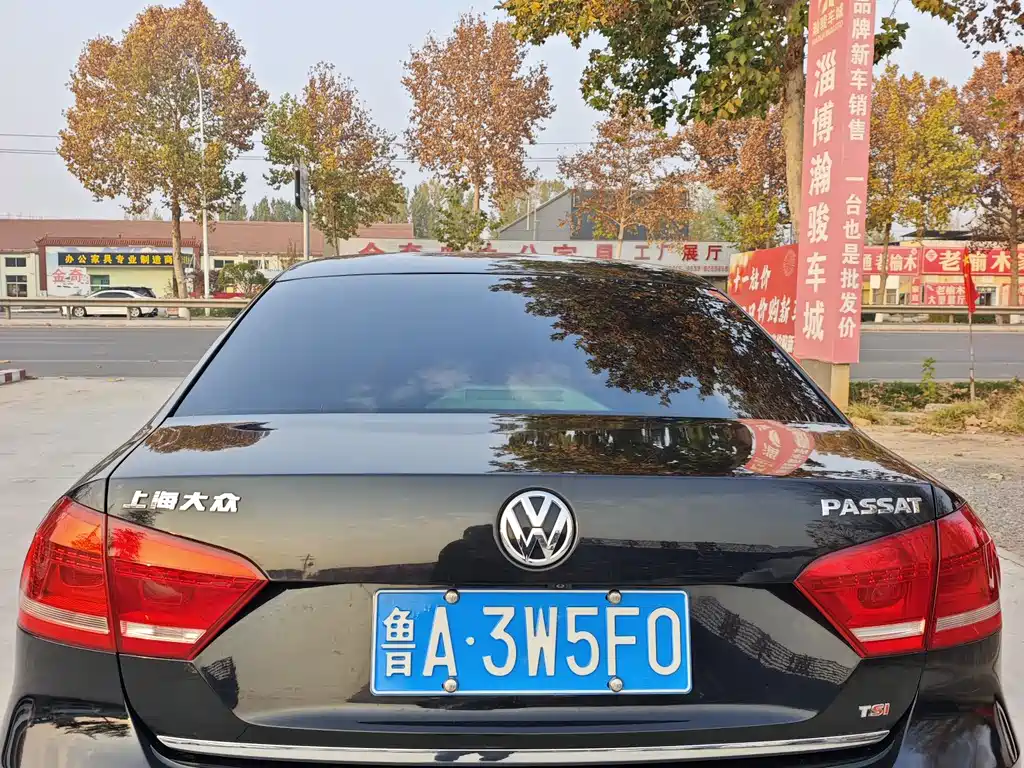 VOLKSWAGEN PASSAT