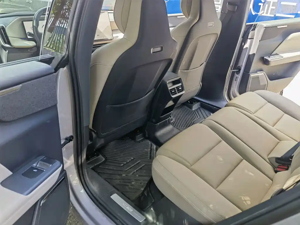 Volvo гибрид Volvo XC70 plug-in — миниатюра 14