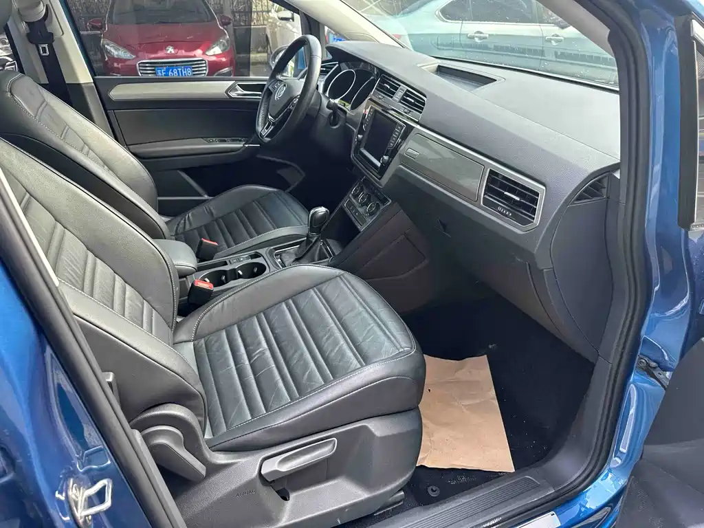 Volkswagen Touran — миниатюра 12