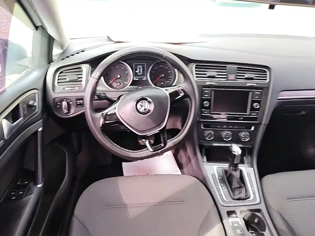 Volkswagen Golf — миниатюра 11