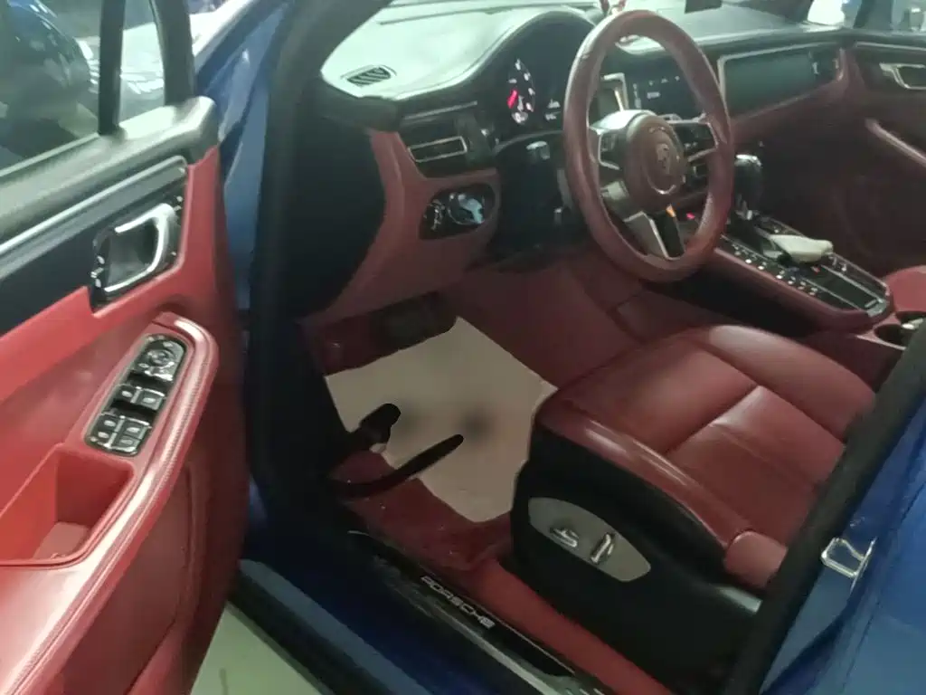 Porsche Macan — миниатюра 16