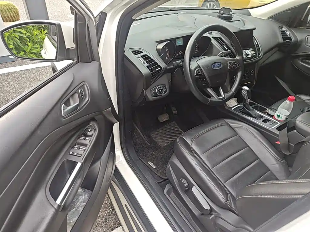 Ford Kuga — миниатюра 21