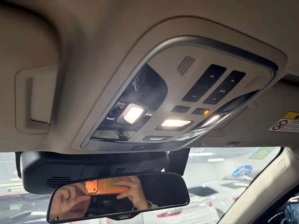 WEI PAI WEI BRAND VV7