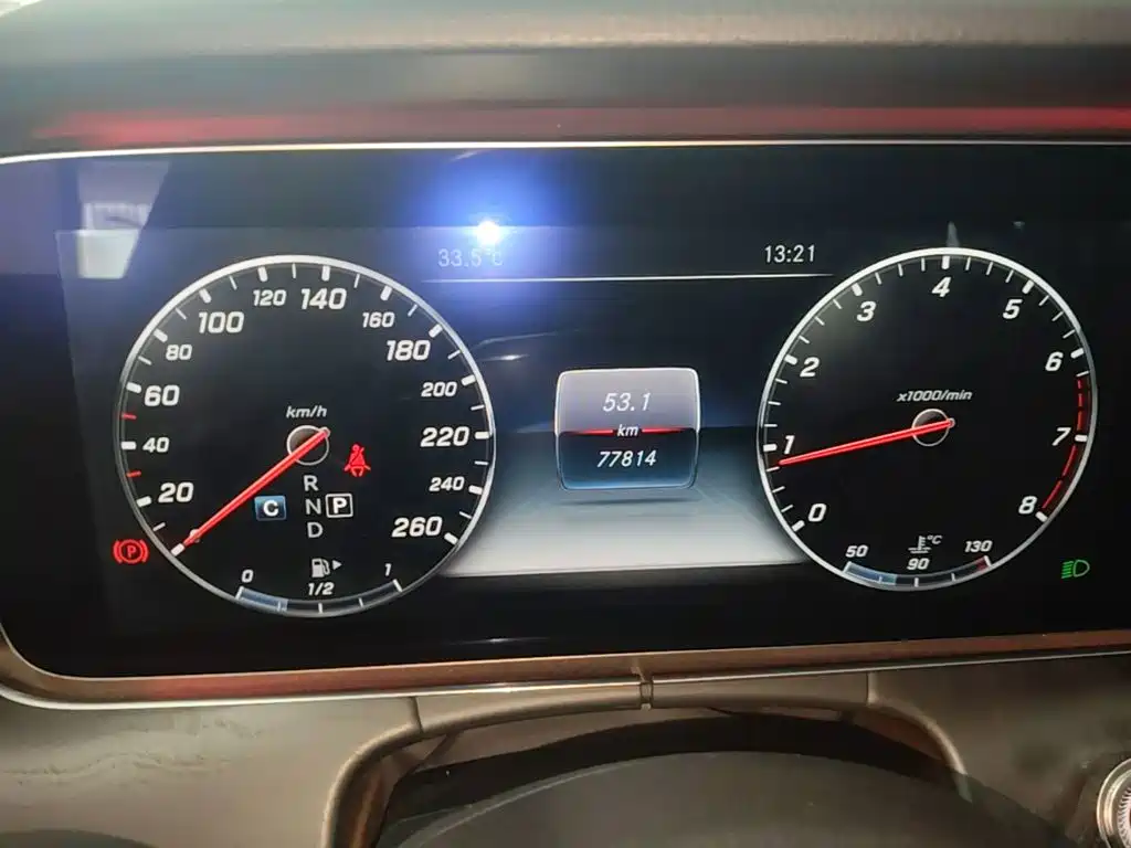 Mercedes-Benz E-Class — миниатюра 12