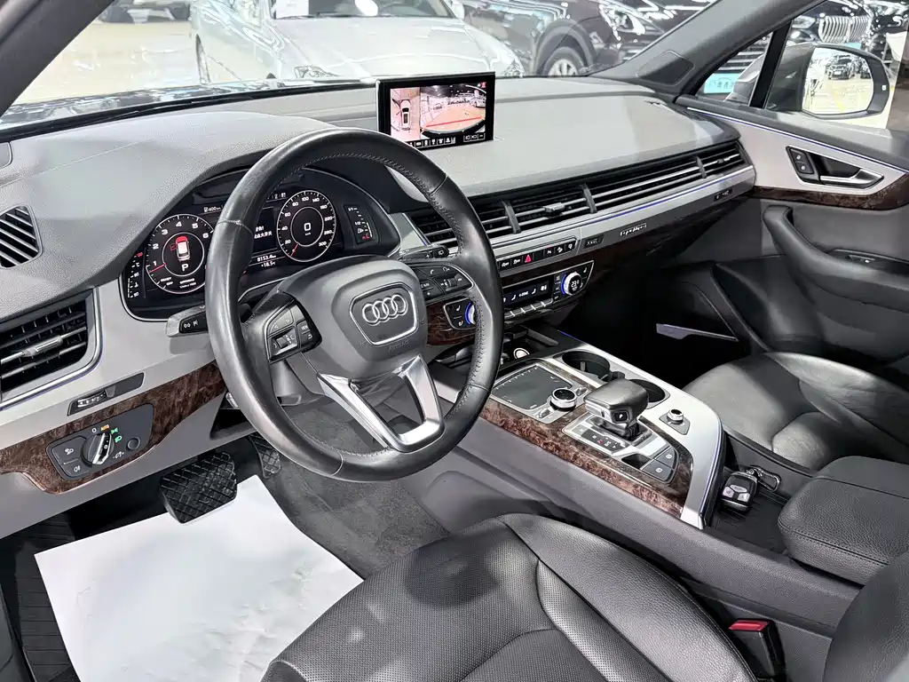 Audi Q7 — миниатюра 4