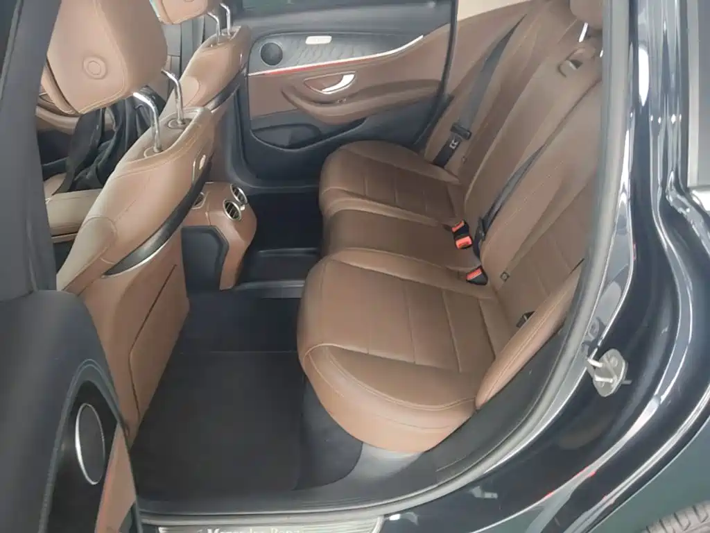 Mercedes-Benz E-Class — миниатюра 17
