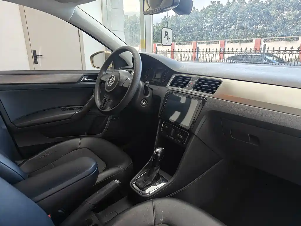Volkswagen Santana — миниатюра 14