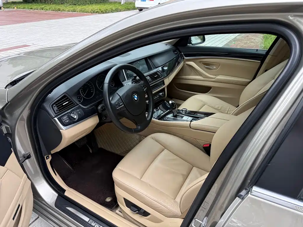 BMW 5 Series — миниатюра 10