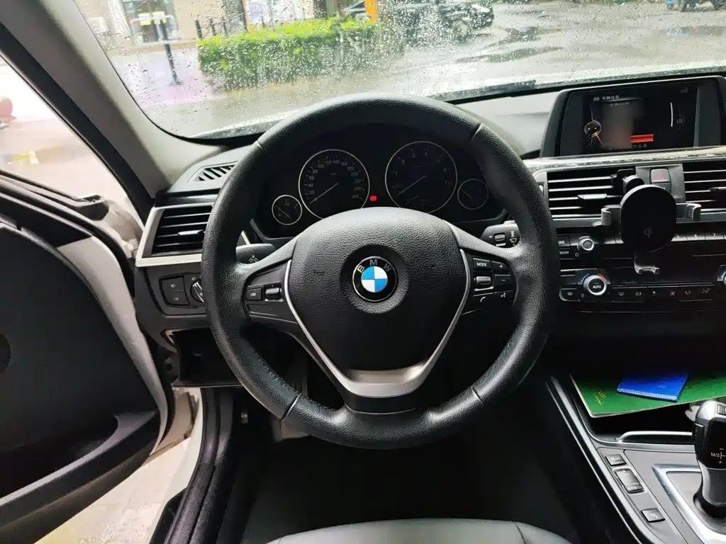 BMW 3 Series — миниатюра 11