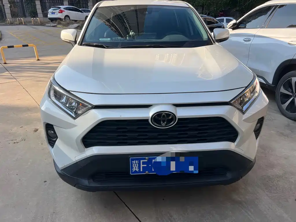 Toyota RAV4 — миниатюра 2