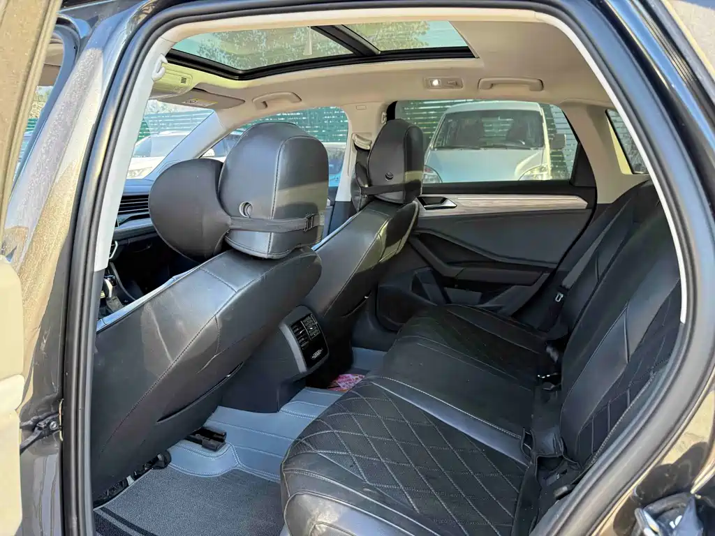 Volkswagen Sagitar — миниатюра 8