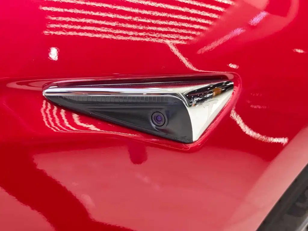 Tesla Model 3 — миниатюра 16