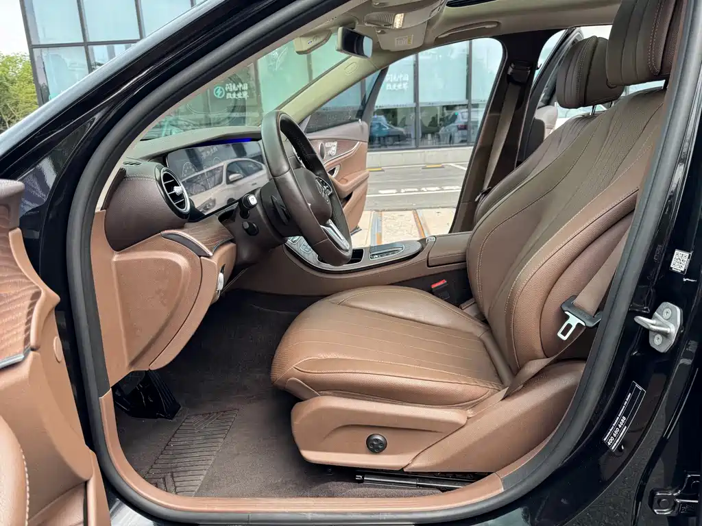 Mercedes-Benz E-Class — миниатюра 4