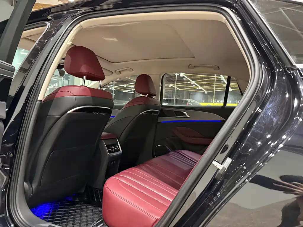 Hongqi Hongqi H5 — миниатюра 7