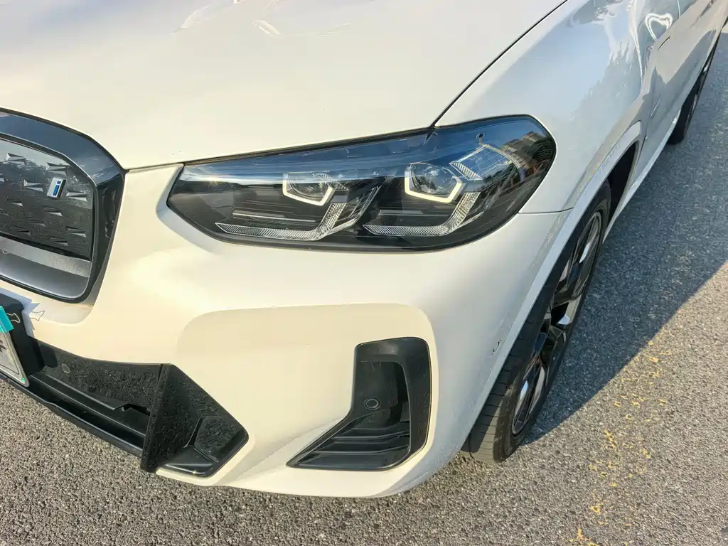 BMW iX3 — миниатюра 17