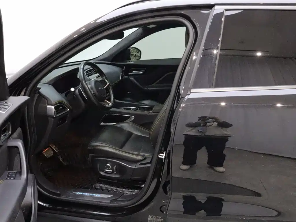 Jaguar F-PACE — миниатюра 11