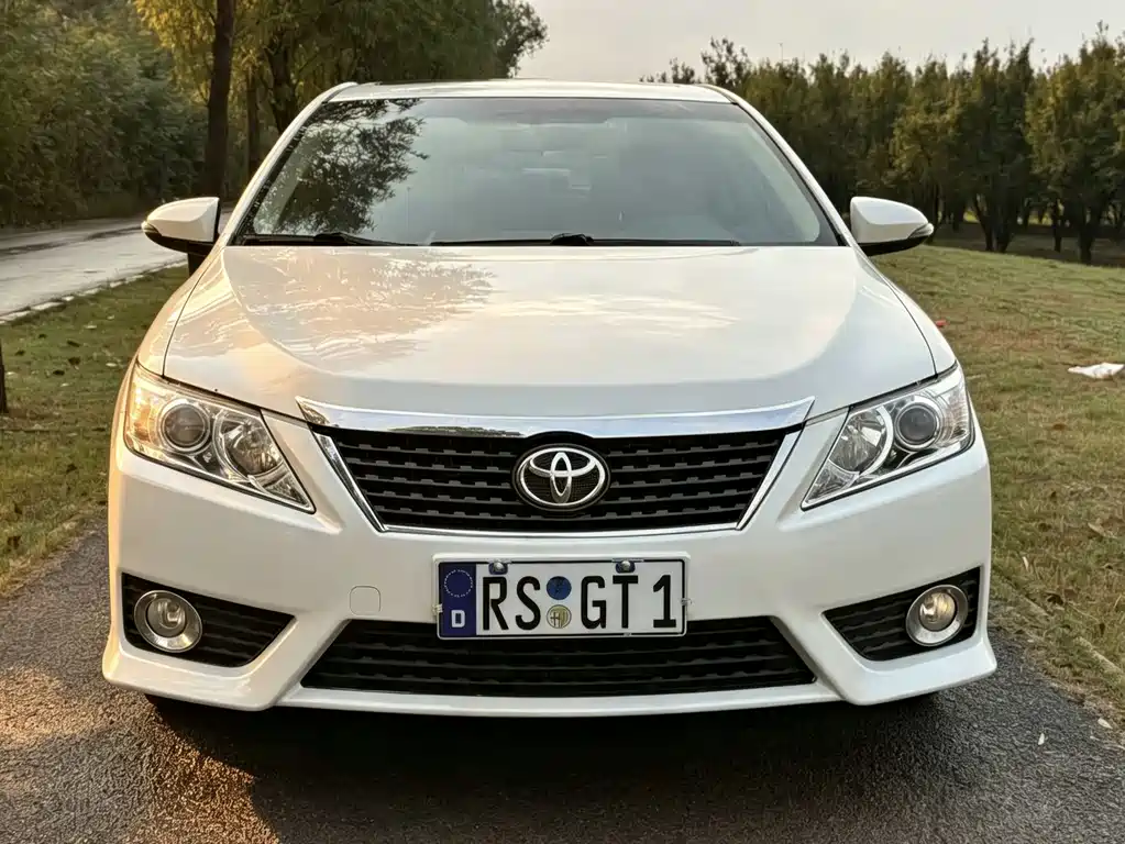 Toyota Camry — миниатюра 2