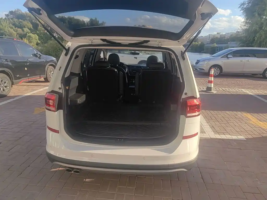 Volkswagen Touran — миниатюра 15