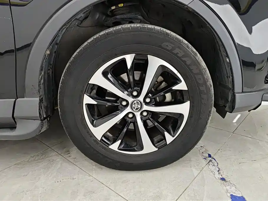 TOYOTA RAV4 RONGFANG