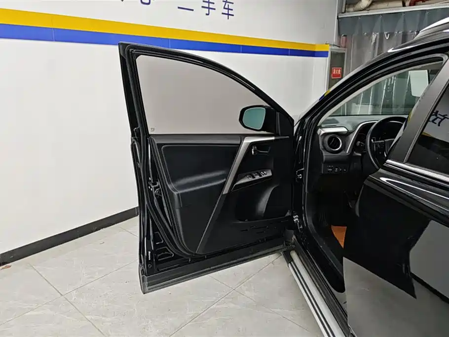 TOYOTA RAV4 RONGFANG