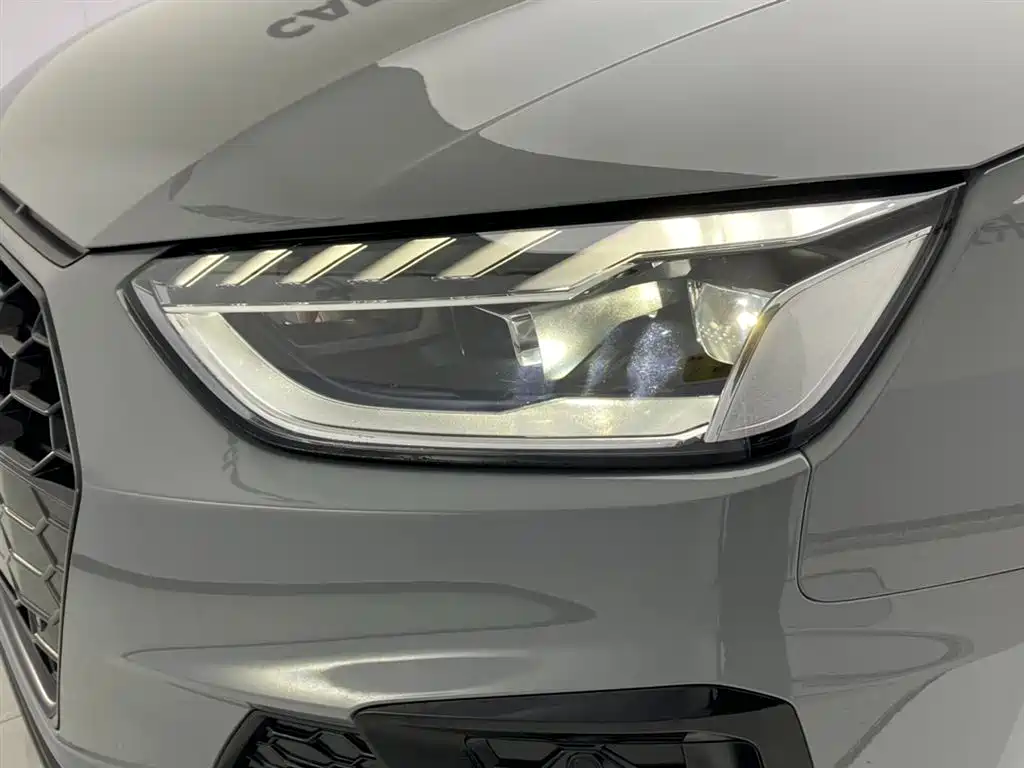 Audi A4L 2024 40 TFSI Luxury
