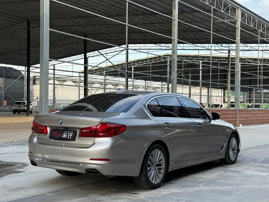 BMW 5 Series New Energy — миниатюра 6