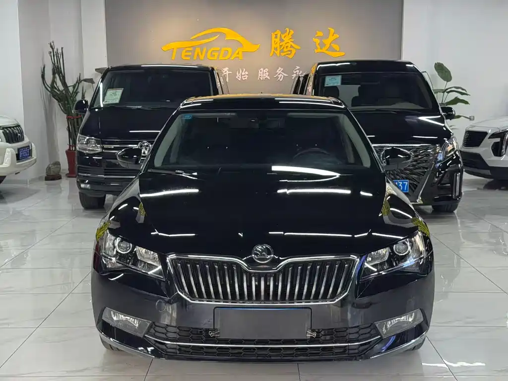 Skoda Superb — миниатюра 2
