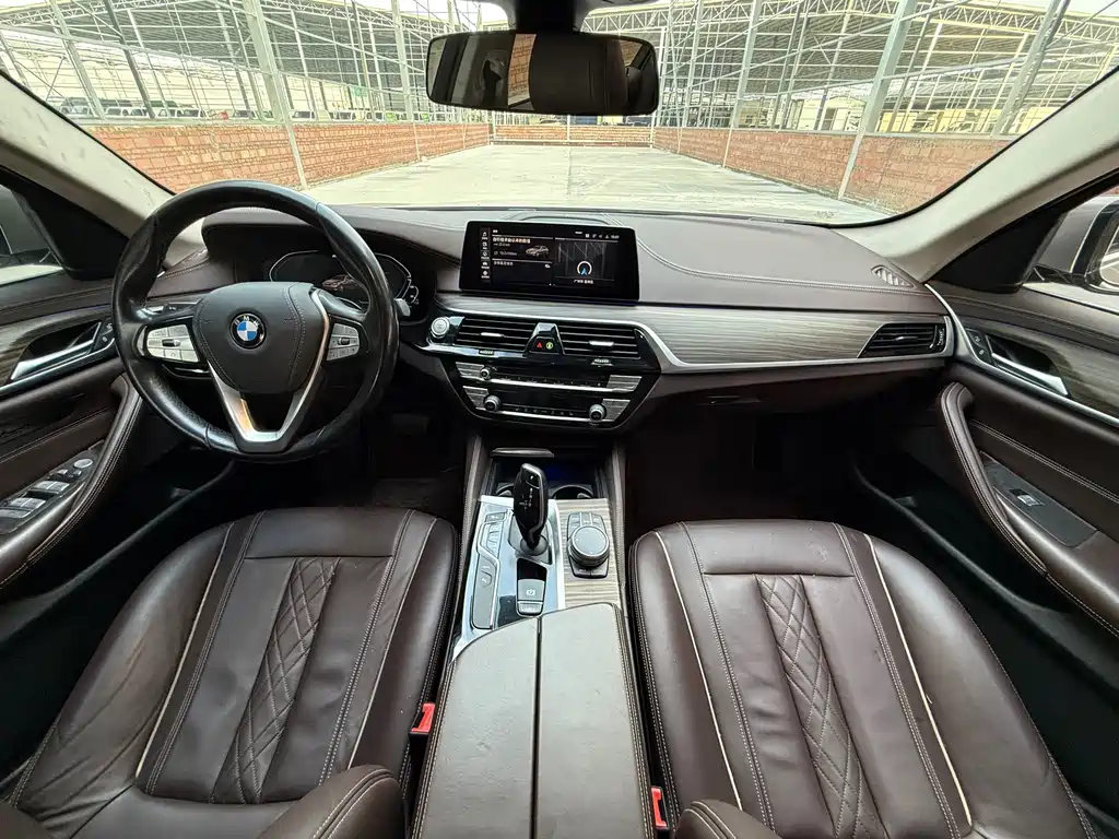 BMW 5 Series New Energy — миниатюра 26