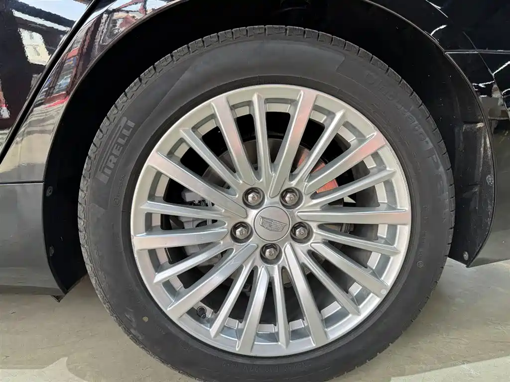Cadillac CT6 - фото 19