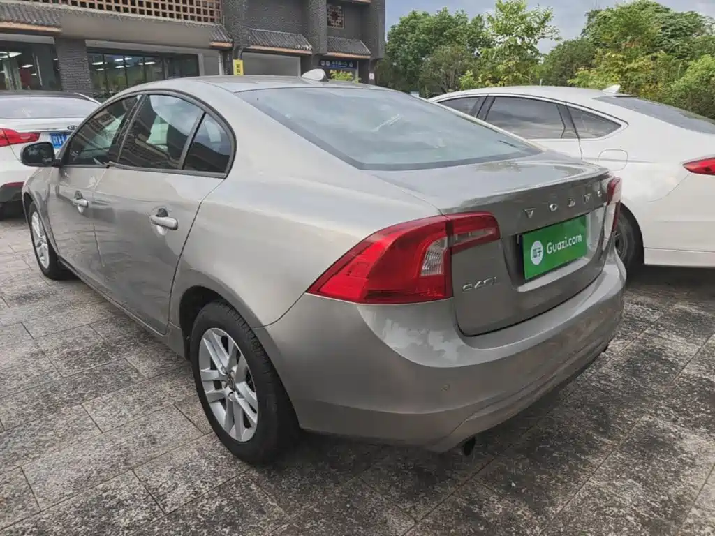 Volvo S60 — миниатюра 5