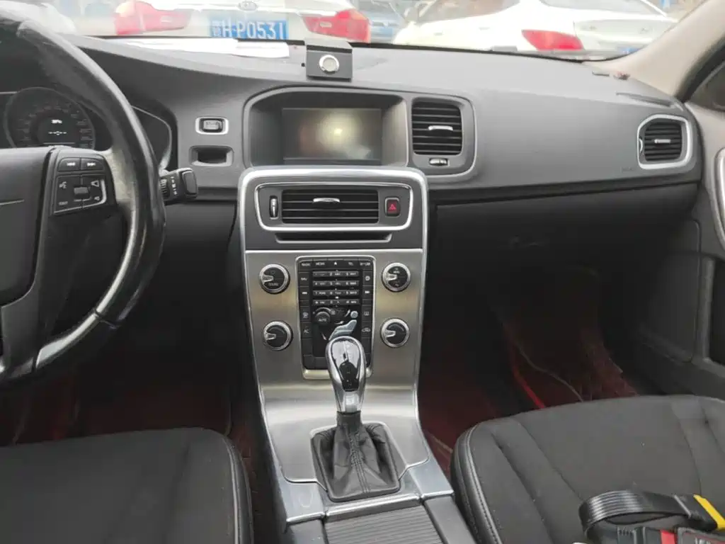 Volvo S60 — миниатюра 13