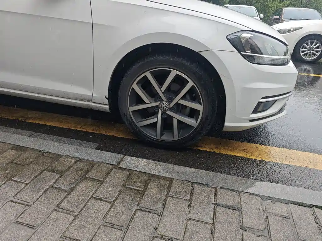 Volkswagen Golf — миниатюра 7