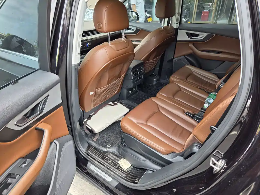 Audi Q7 — миниатюра 8