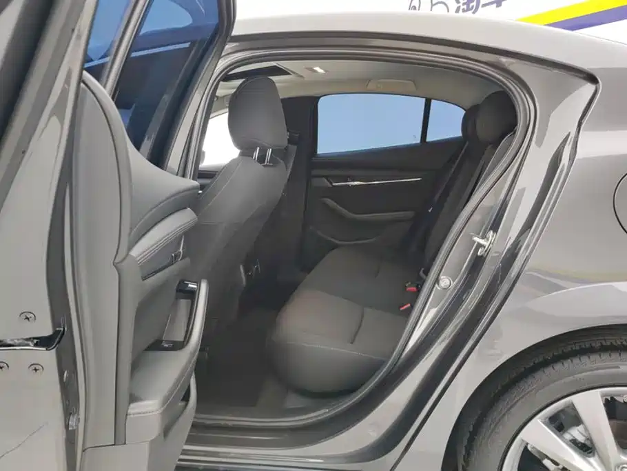 Mazda 3 Axela — миниатюра 11