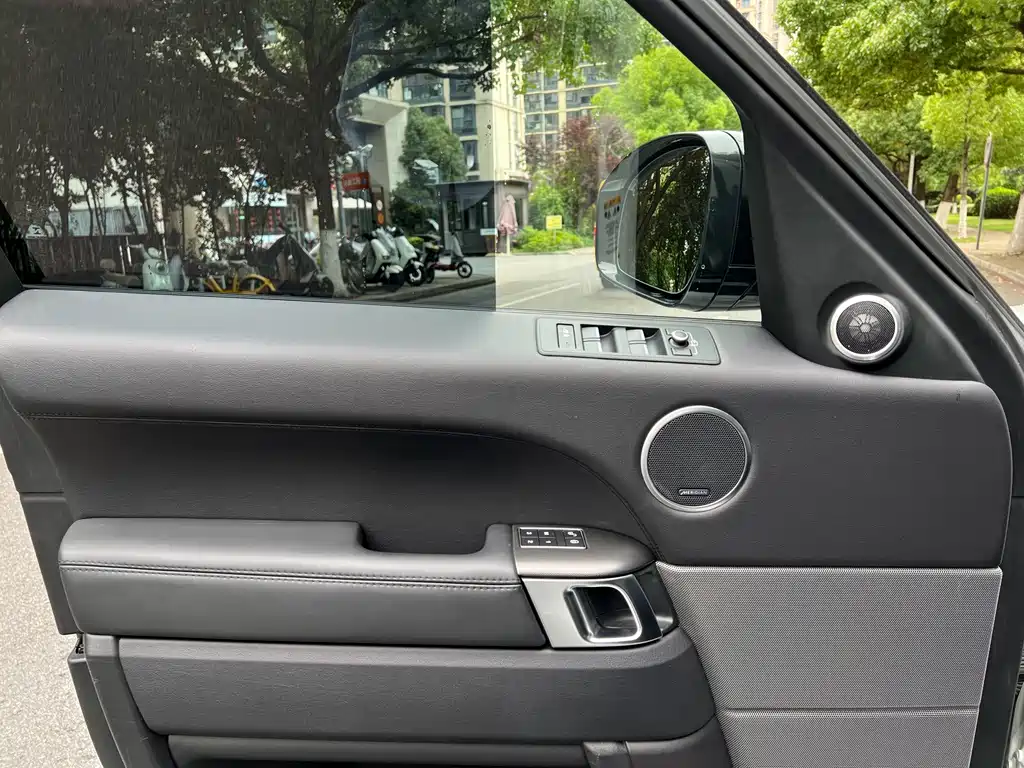 Land Rover Sport — миниатюра 10
