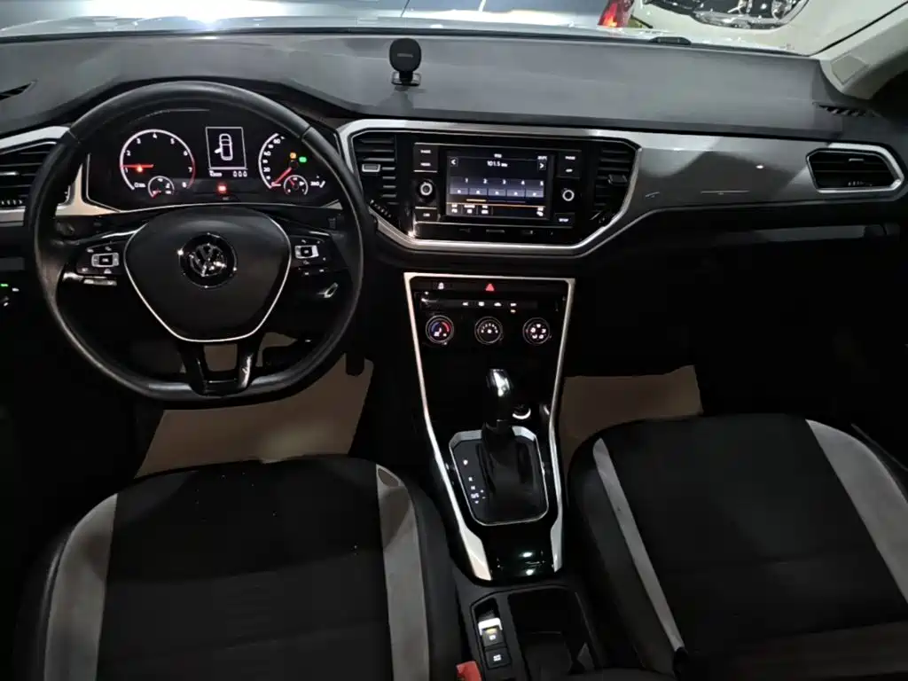 Volkswagen T-Roc — миниатюра 10