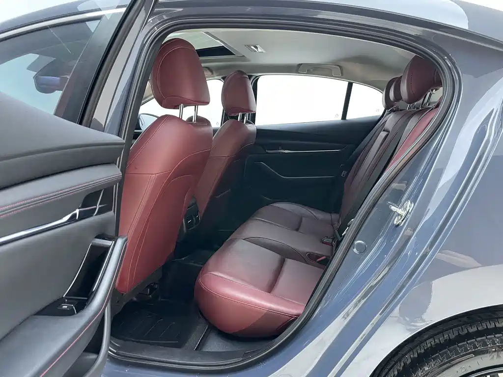 Mazda 3 Axela — миниатюра 8
