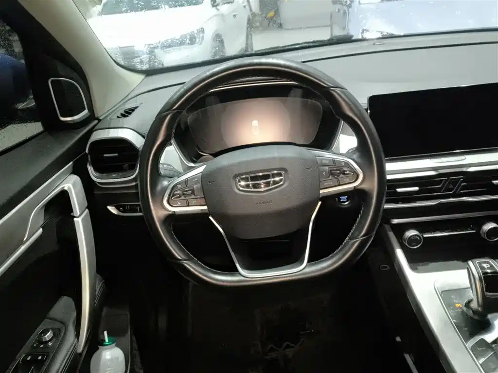 Geely Binyue NEV — миниатюра 3