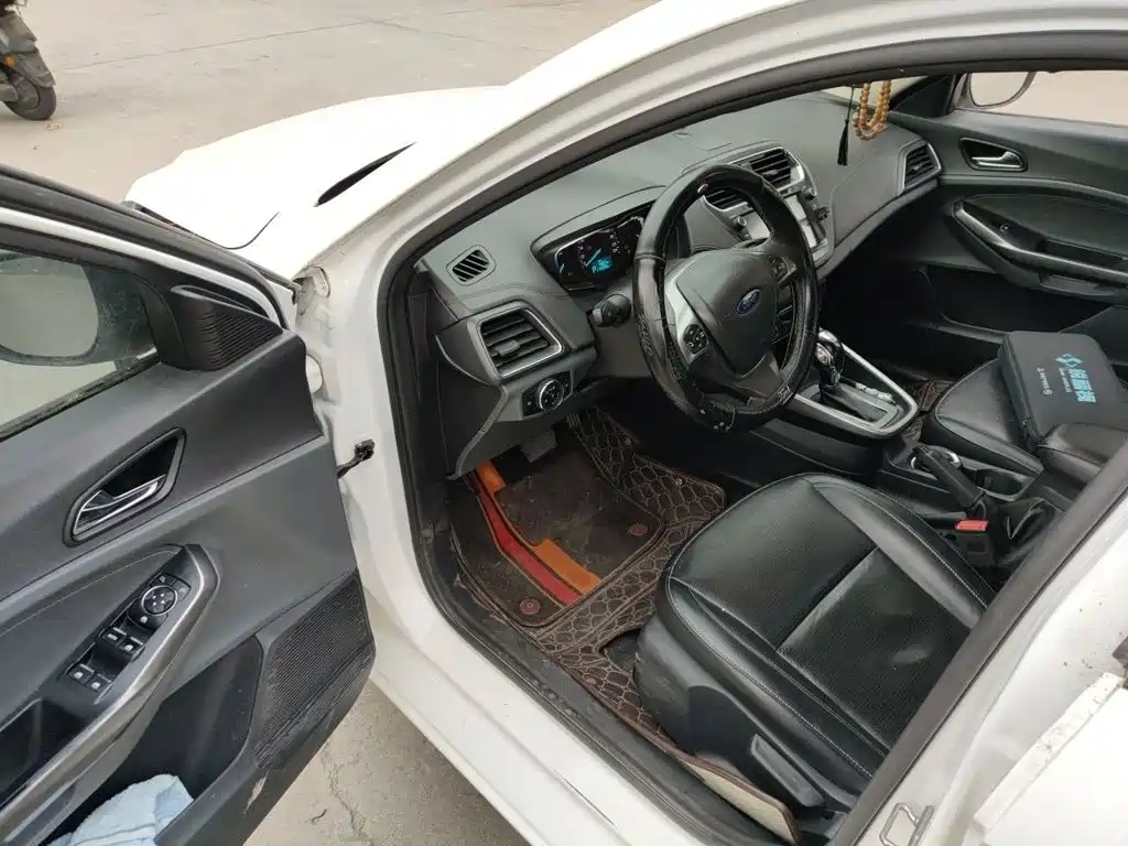 Ford Escort — миниатюра 14