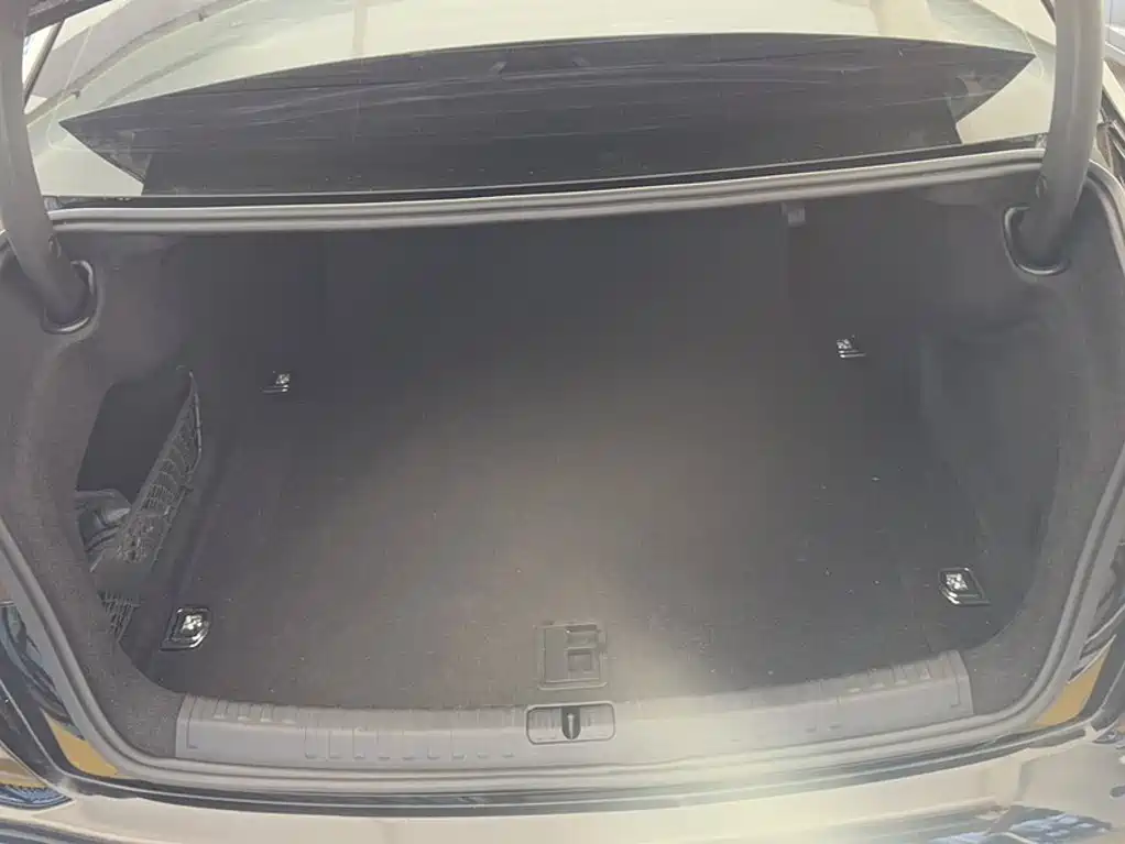 Audi A6L — миниатюра 9