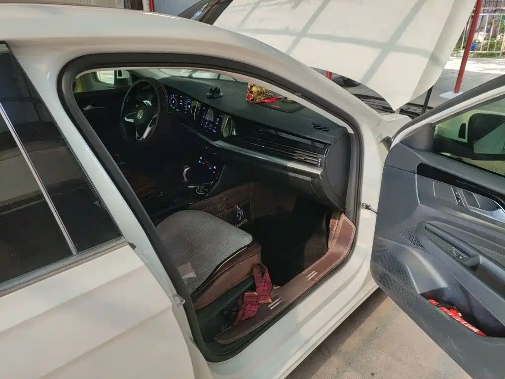 Volkswagen Passat PHEV — миниатюра 19