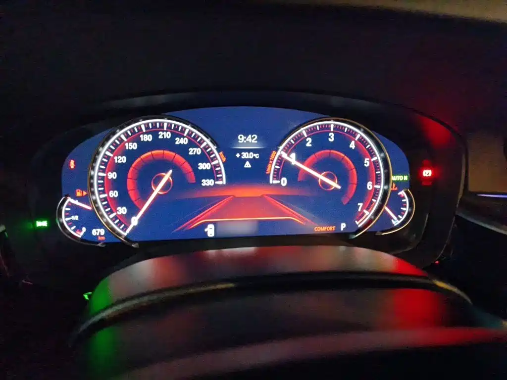 BMW 5 Series — миниатюра 4