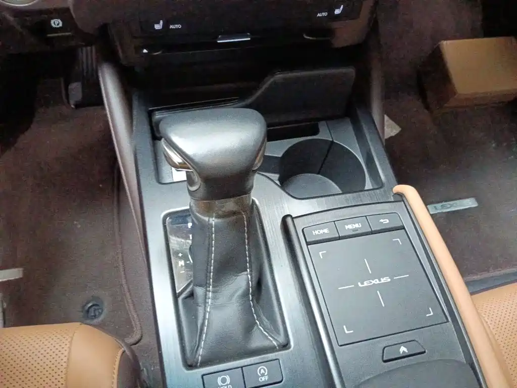 Lexus ES — миниатюра 15