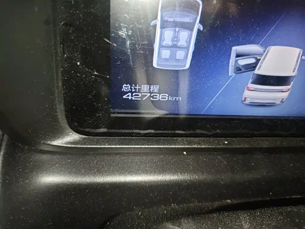 Wuling MINIEV — миниатюра 8